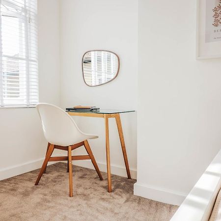 Principality View Apartment Two, By Solace Stays Cardiff Buitenkant foto
