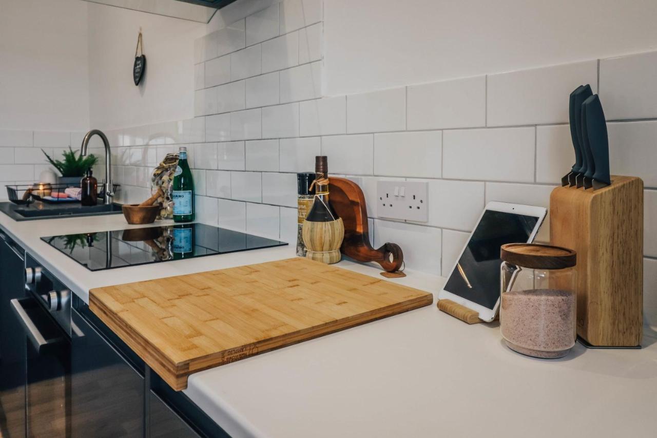Principality View Apartment Two, By Solace Stays Cardiff Buitenkant foto