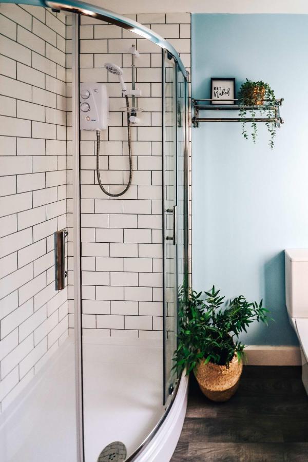 Principality View Apartment Two, By Solace Stays Cardiff Buitenkant foto