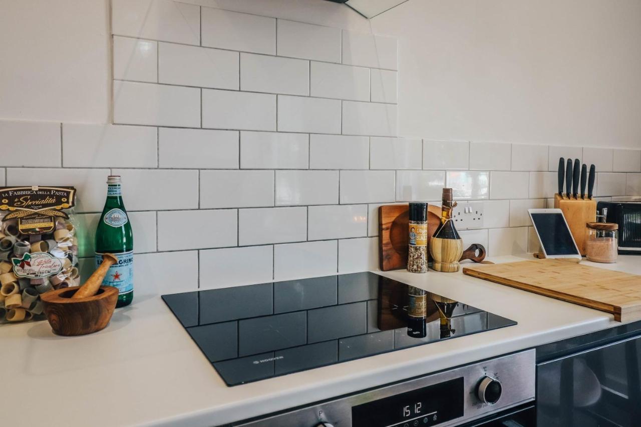 Principality View Apartment Two, By Solace Stays Cardiff Buitenkant foto