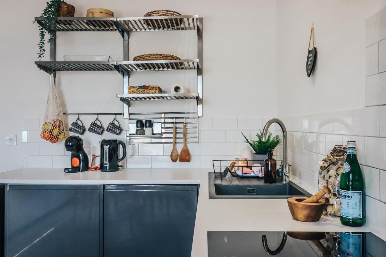 Principality View Apartment Two, By Solace Stays Cardiff Buitenkant foto