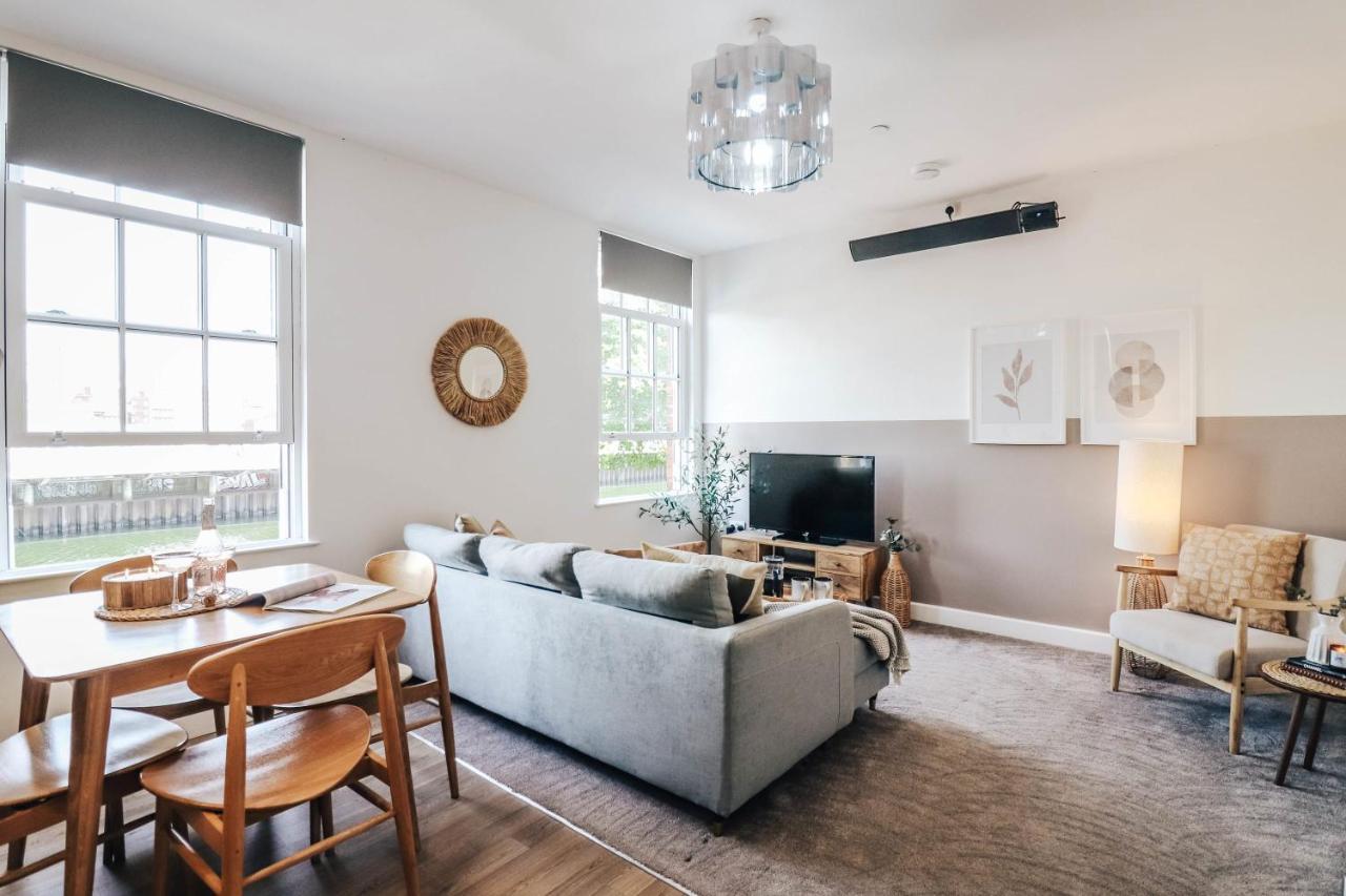Principality View Apartment Two, By Solace Stays Cardiff Buitenkant foto